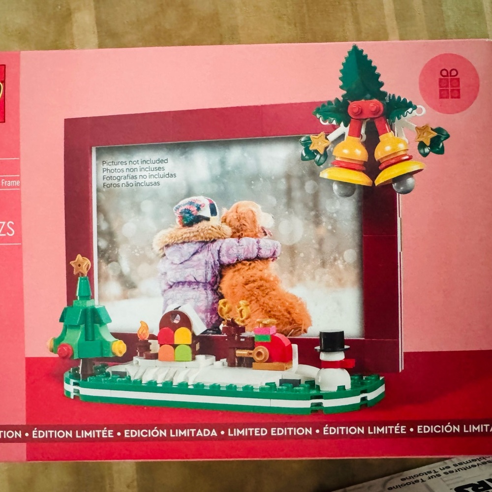 LEGO Holiday Photo Frame Set